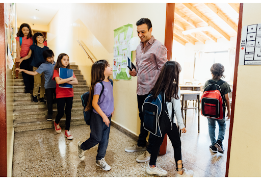 students coming in classroom